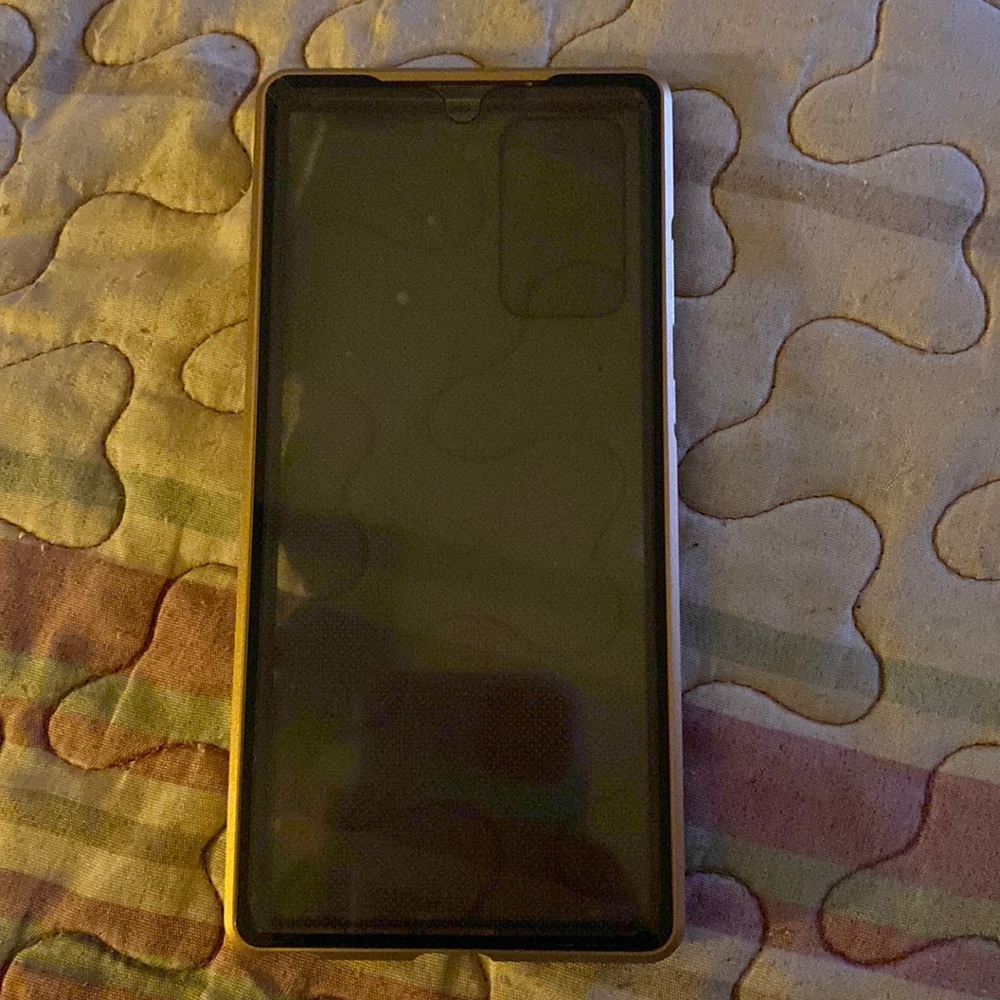 2 Samsung Galaxy 20 Ultra privacy screen phone case gold and silver